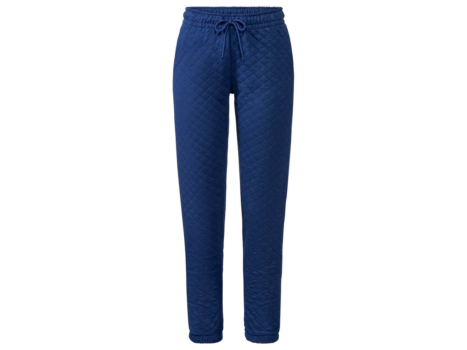 Ensemble en velours , le prix 16.99 €
- Du S au XL selon modèle
- Ex. 92 % ...