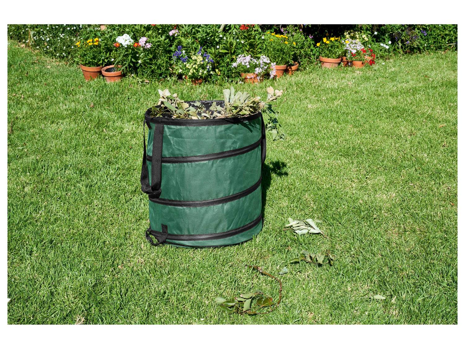 Sac à végétaux pop-up , le prix 5.99 €
- Env. 47 x 50 cm (Ø x h)
- 50 kg ...