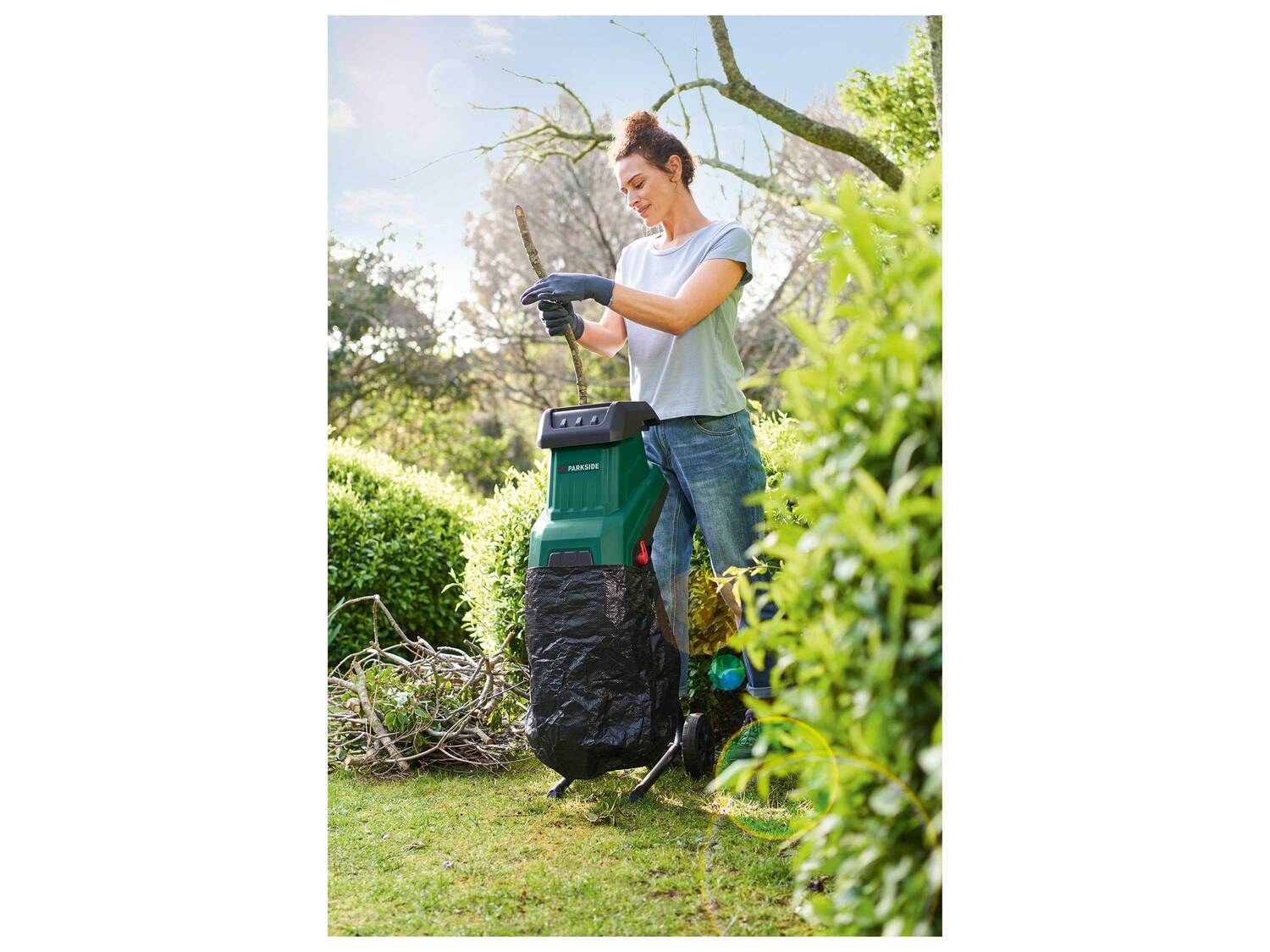Broyeur de végétaux à lames , le prix 99.00 €
- 2 400 W
- Pour déchets ...