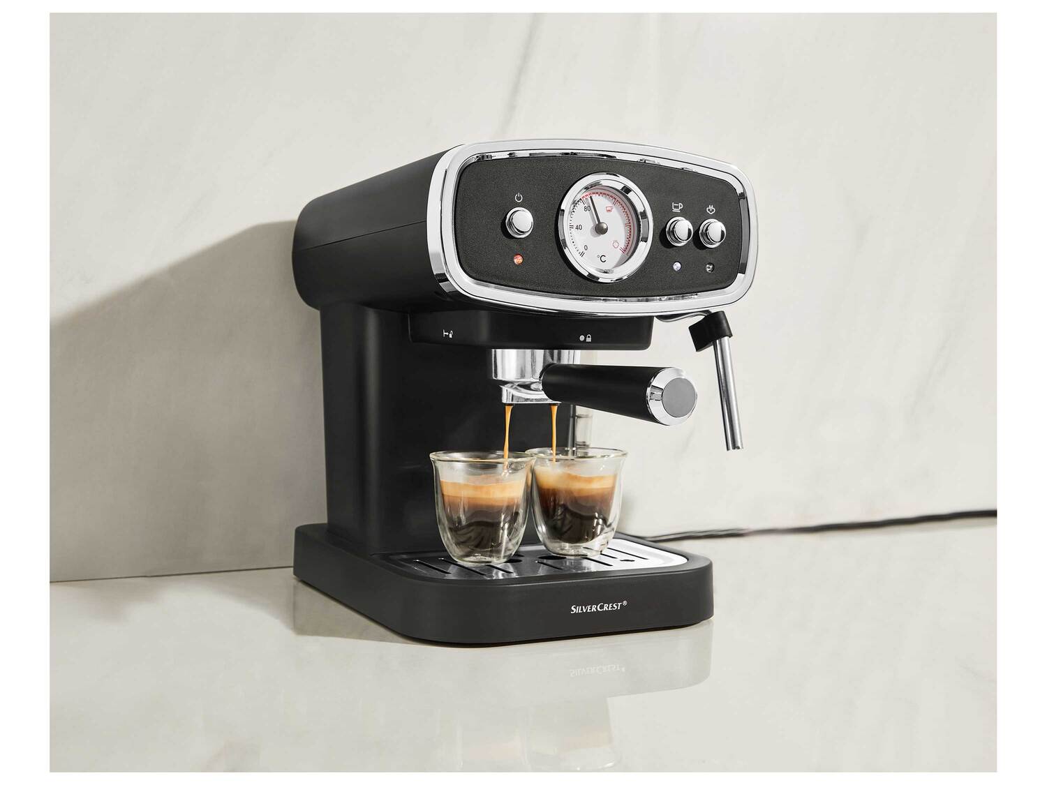 Machine à expresso , le prix 79.99 €
- 1 050 W
- Max. 1,2 L
- Pression ...