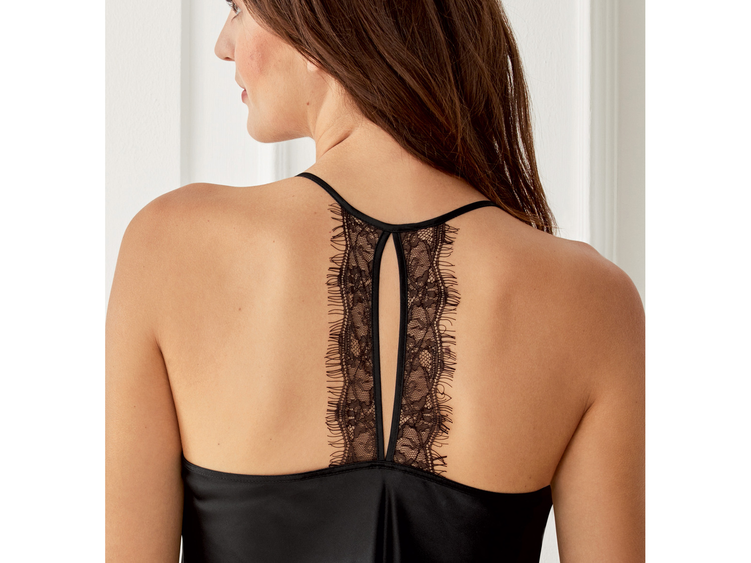Nuisette en satin , le prix 5.99 €
- Du 36 au 46 selon modèle.
- Ex. matière ...