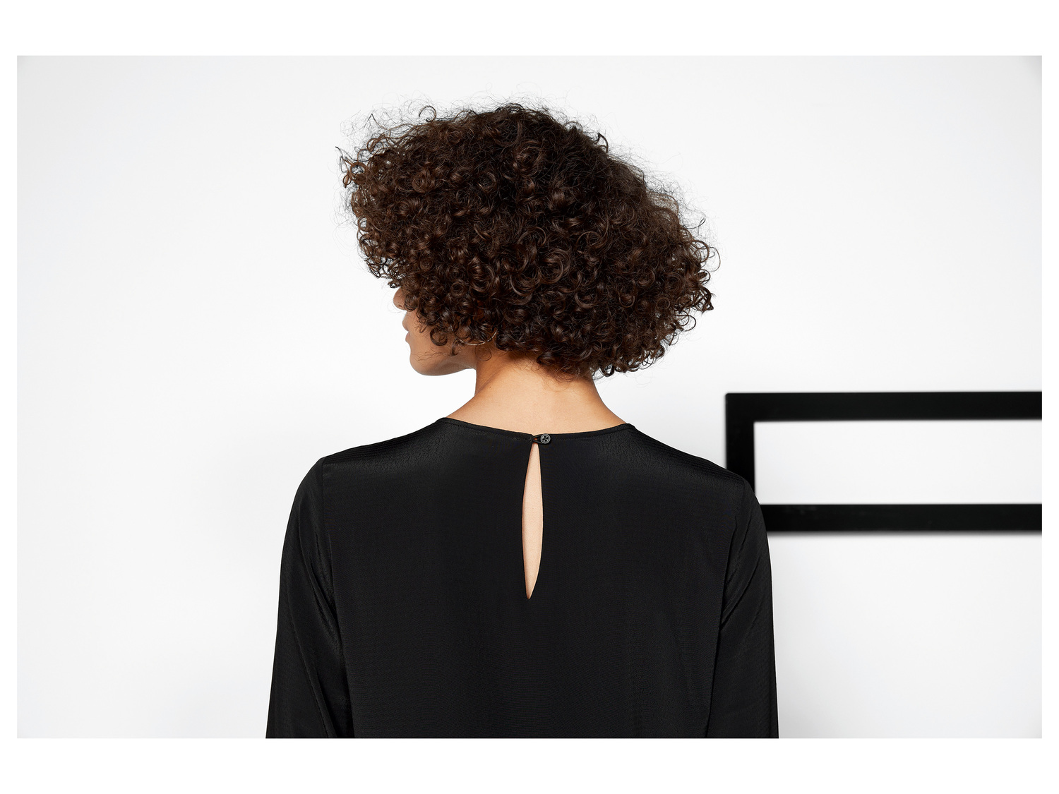Robe longue femme , le prix 9.99 €
- Du 36 au 48 selon modèle.
- Ex. 100 % ...