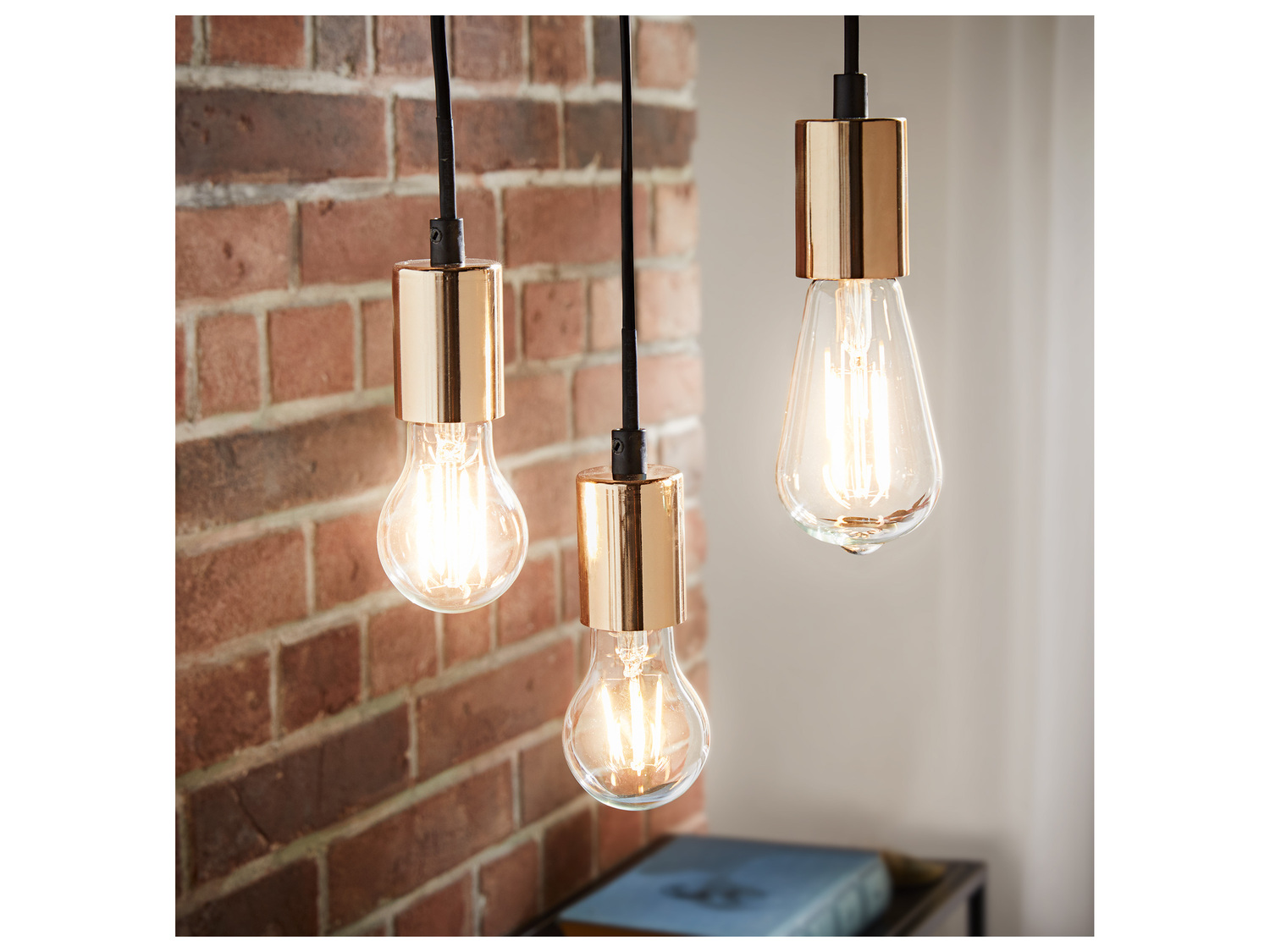 Ampoule LED à filament , le prix 2.99 €
- E27 : 806 lumen
- Light : 8 W, ...