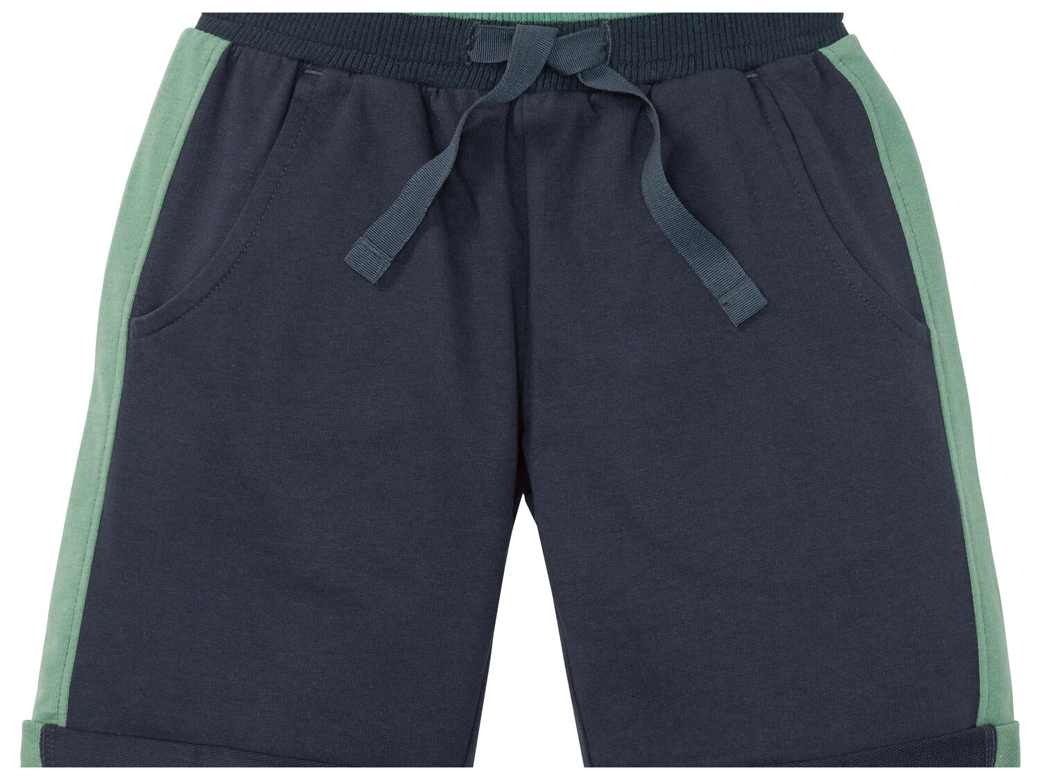 Short molletonné garçon , le prix 4.99 €
- Du 6/8 ans (122-128 cm) ...