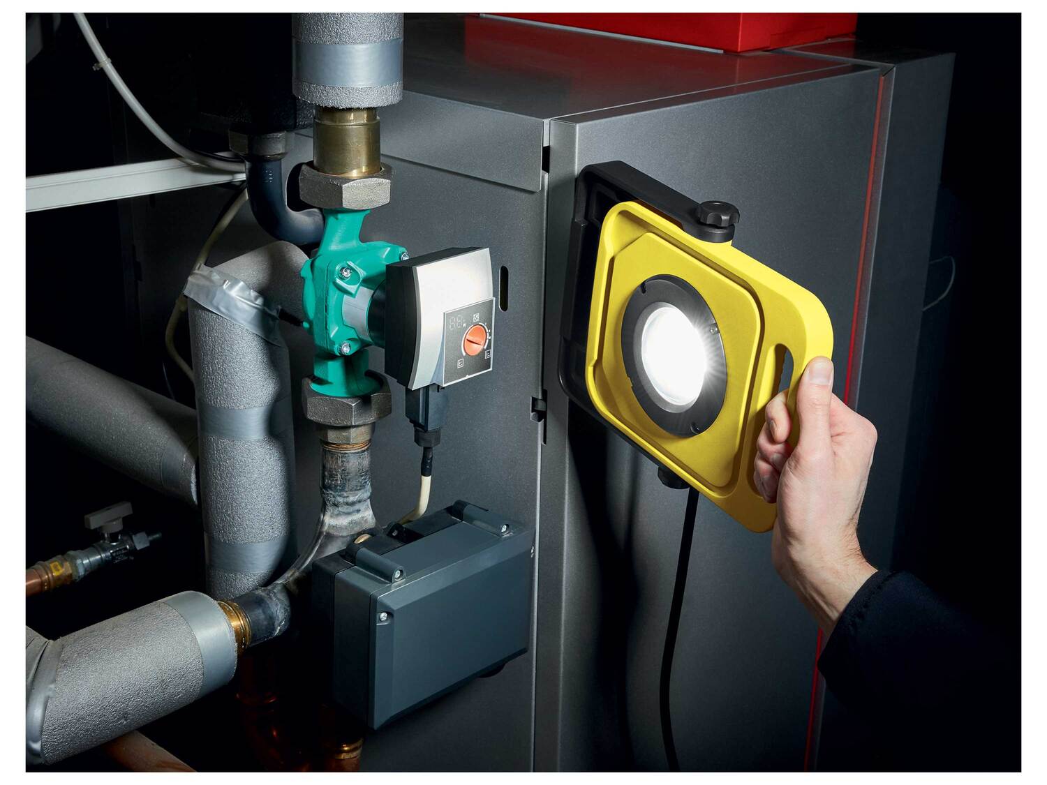 Projecteur de chantier LED avec trépied , le prix 39.99 €
- 20 W
- 1 500 lm
- ...
