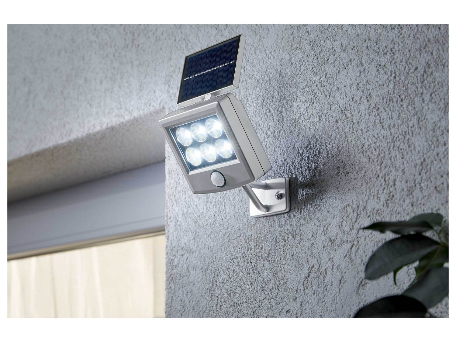 Projecteur solaire LED , le prix 8.99 €
- Au choix :
- Panneau solaire ...