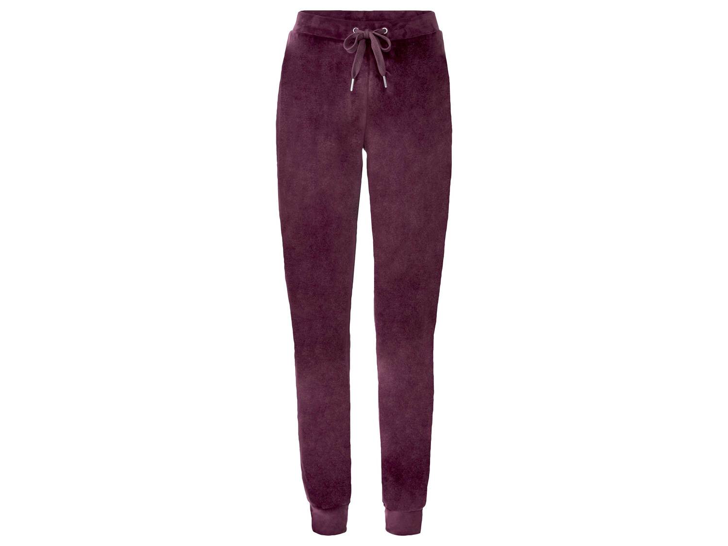 Ensemble en velours , le prix 14.99 €
- Du S au XXL selon modèle
- Ex. 95 ...