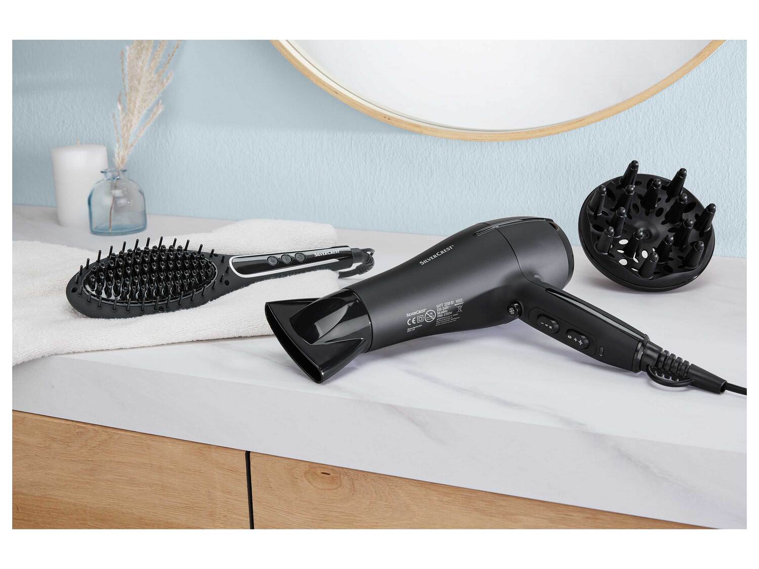 Sèche-cheveux ionique avec capteur tactile , le prix 17.99 €
- 2 300 ...