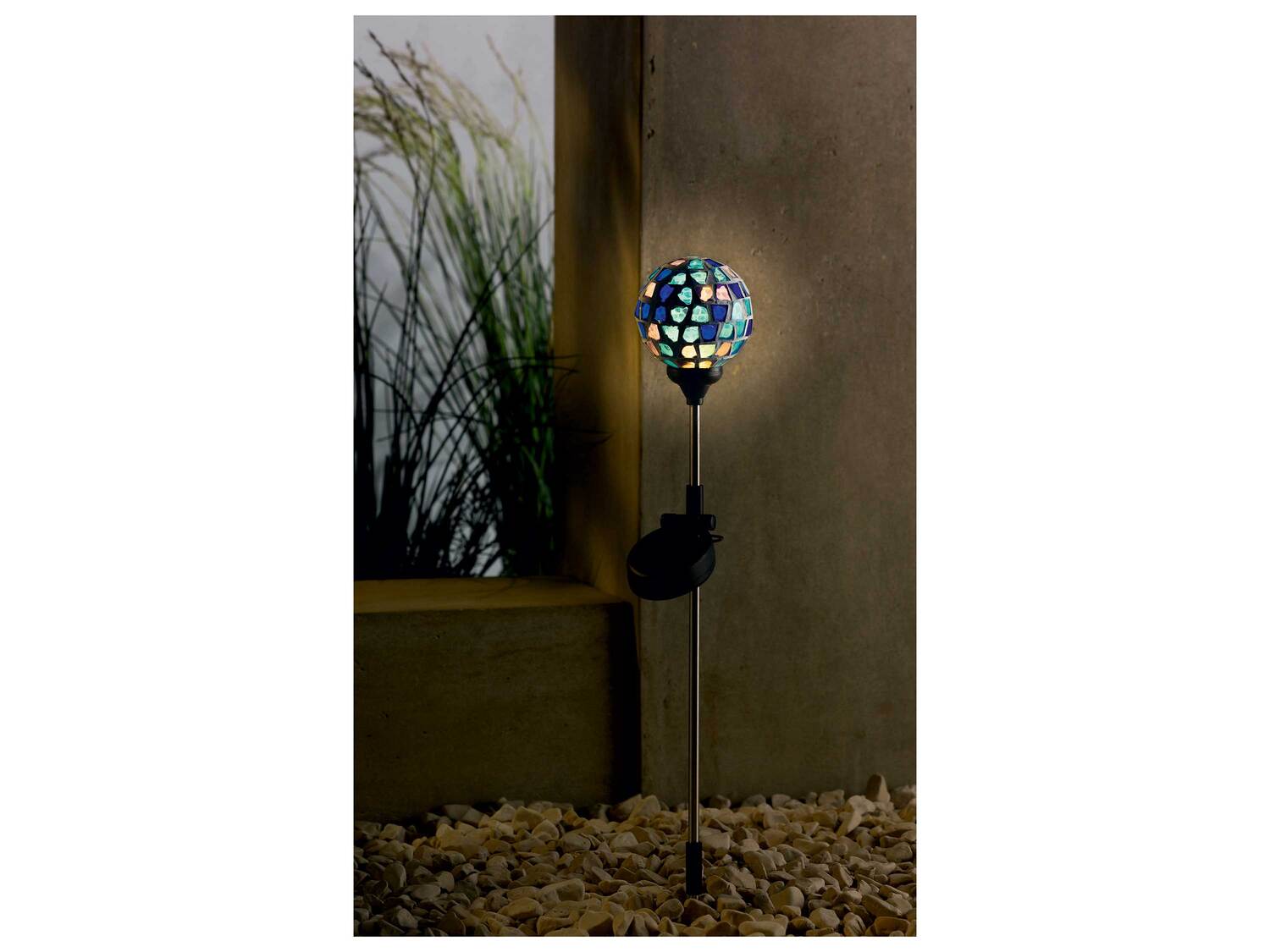 Lampe solaire à LED , le prix 4.99 €
- Hauteur avec piquet : env. 72 ...