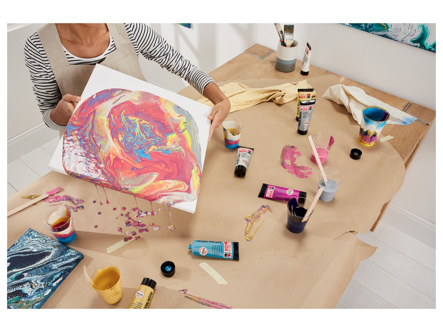 Set de pouring , le prix 9.99 €
- Peinture acrylique crémeuse à base d'eau
Au ...