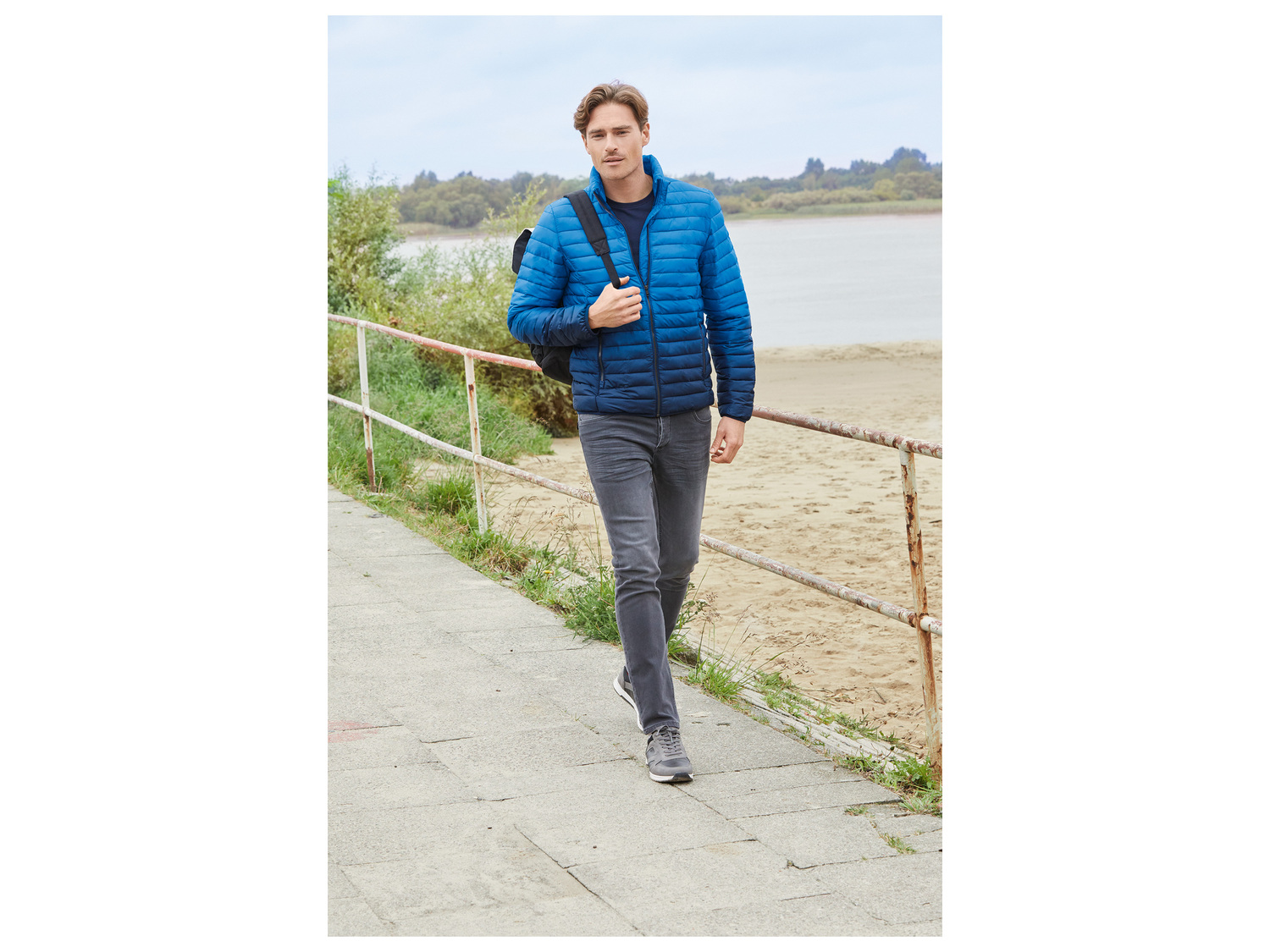 Doudoune légère homme Livergy, le prix 17.99 €
- Du S au XL selon modèle.
- ...