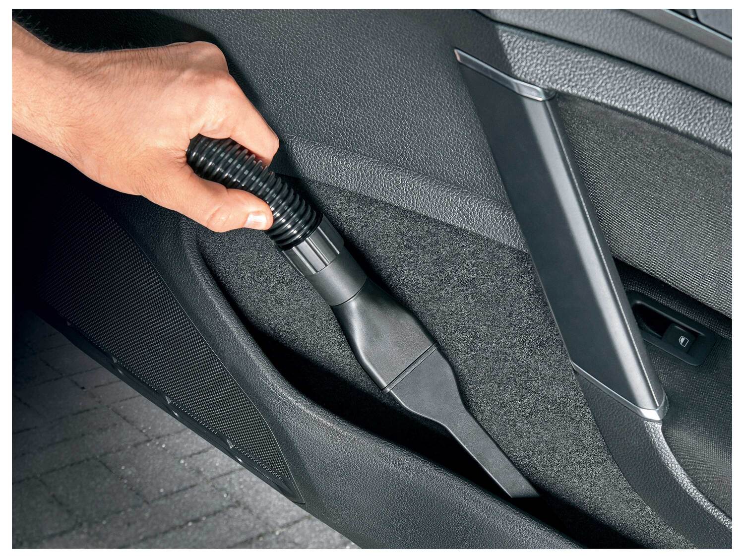 Aspirateur à main pour voiture , le prix 11.99 €
- Réservoir d'env. ...