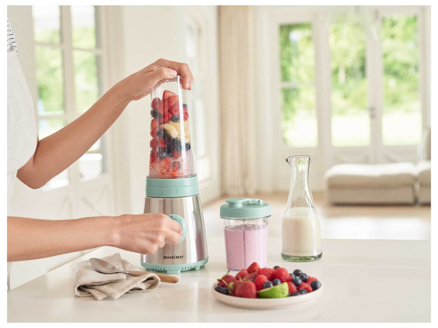 Blender à smoothie , le prix 19.99 €
- 2 gobelets à emporter d'env. ...