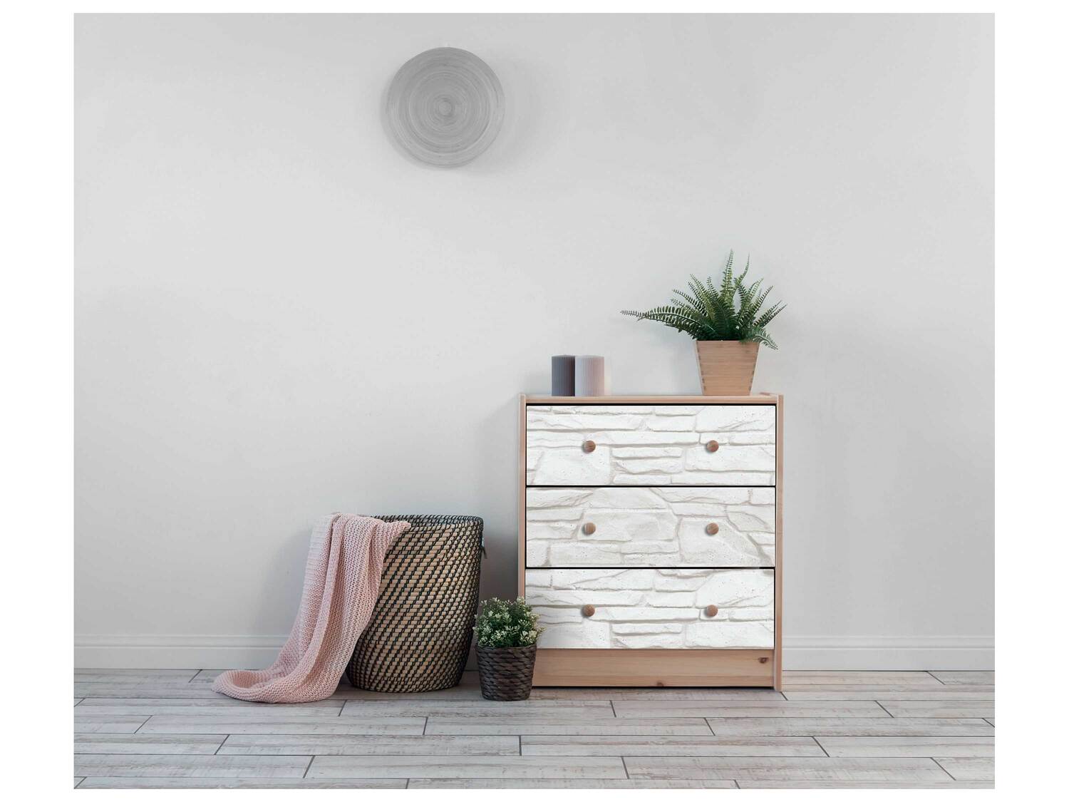 Film autocollant , le prix 1.49 €
- Env. 45 x 200 cm (l x L)
- Facile ...