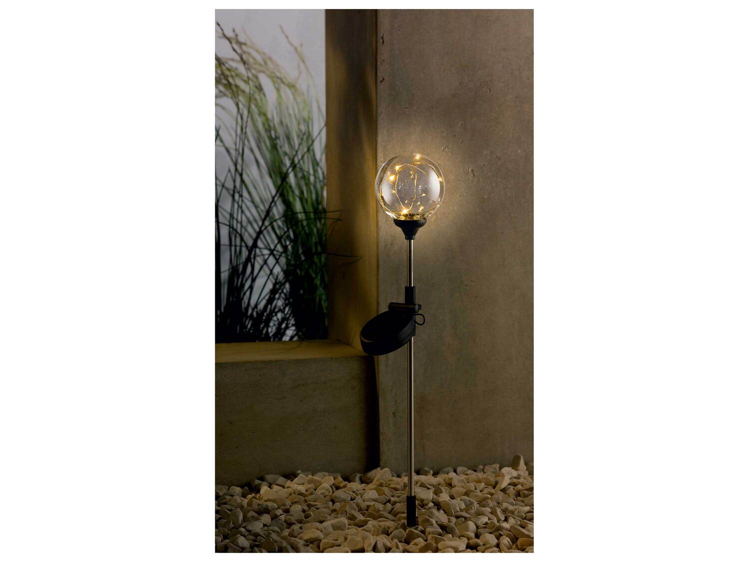 Lampe solaire à LED , le prix 4.99 €
- Hauteur avec piquet : env. 72 ...
