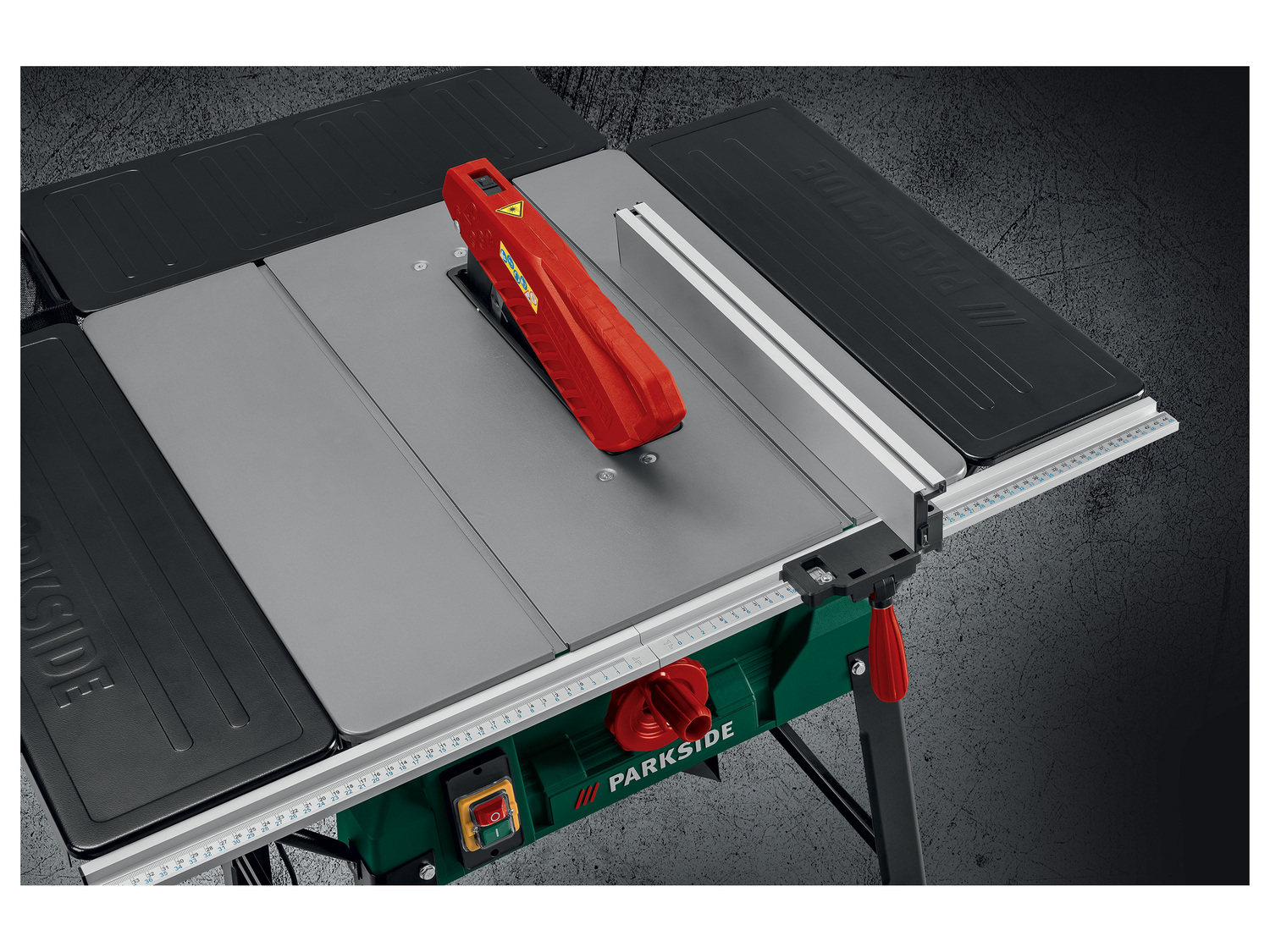 Scie circulaire sur table Parkside, le prix 129.00 €
- Pour une coupe précise ...