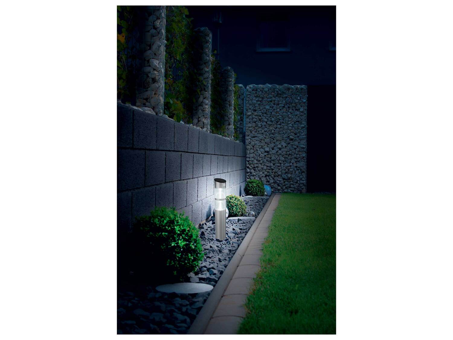 Lampe de jardin solaire à LED , le prix 16.99 €
- Au choix :
- Env. 51 x 8 ...