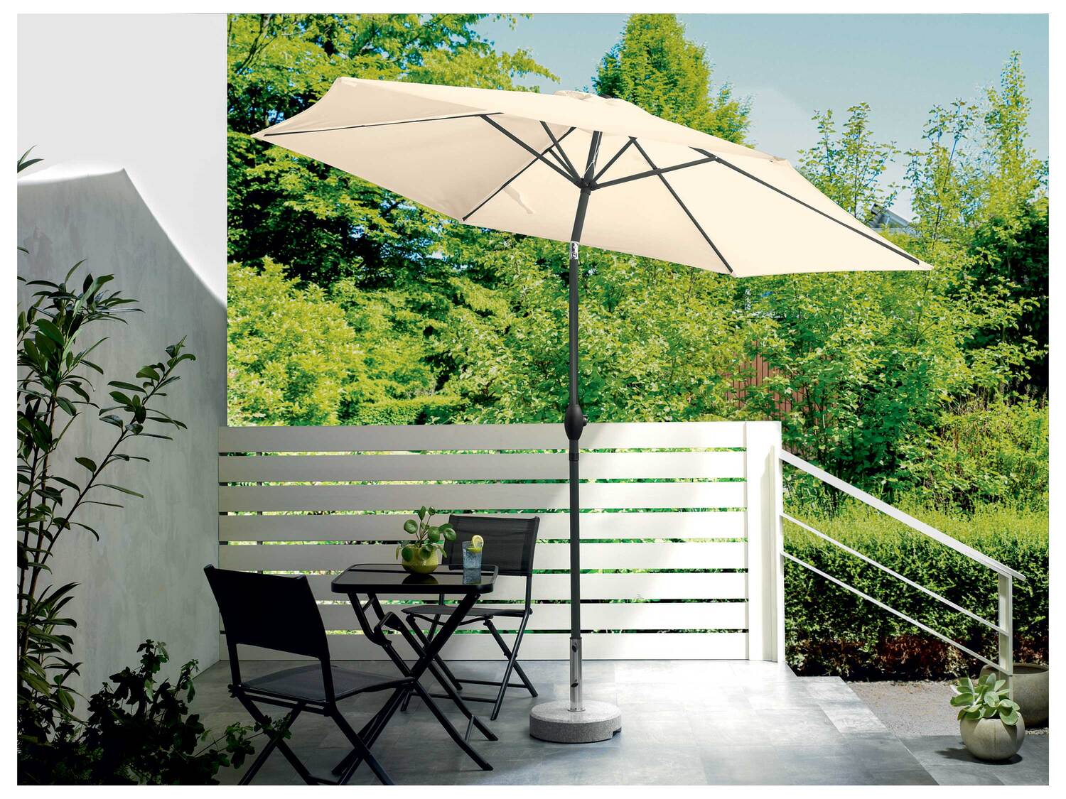 Parasol , le prix 39.99 €
- Env. 249 x 294 cm (h x Ø)
- Orientable ...