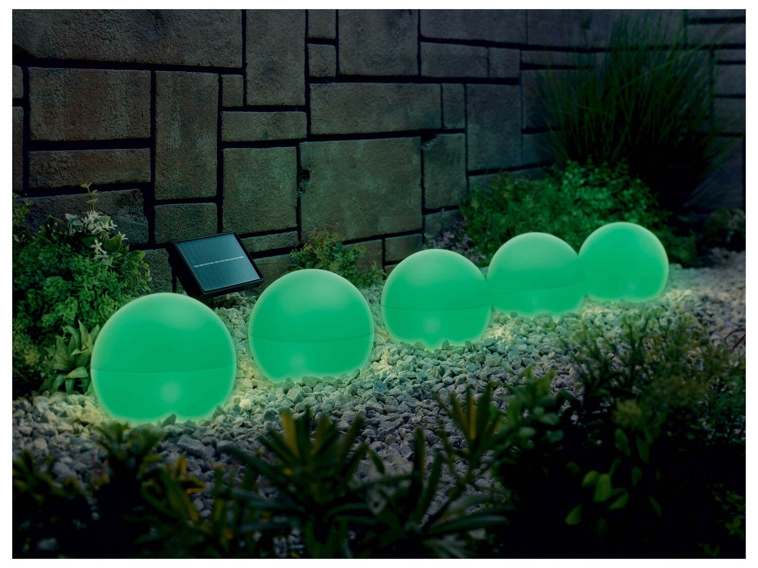 Balises solaires , le prix 9.99 €
- 5 balises à LED avec trois modes d'éclairage ...