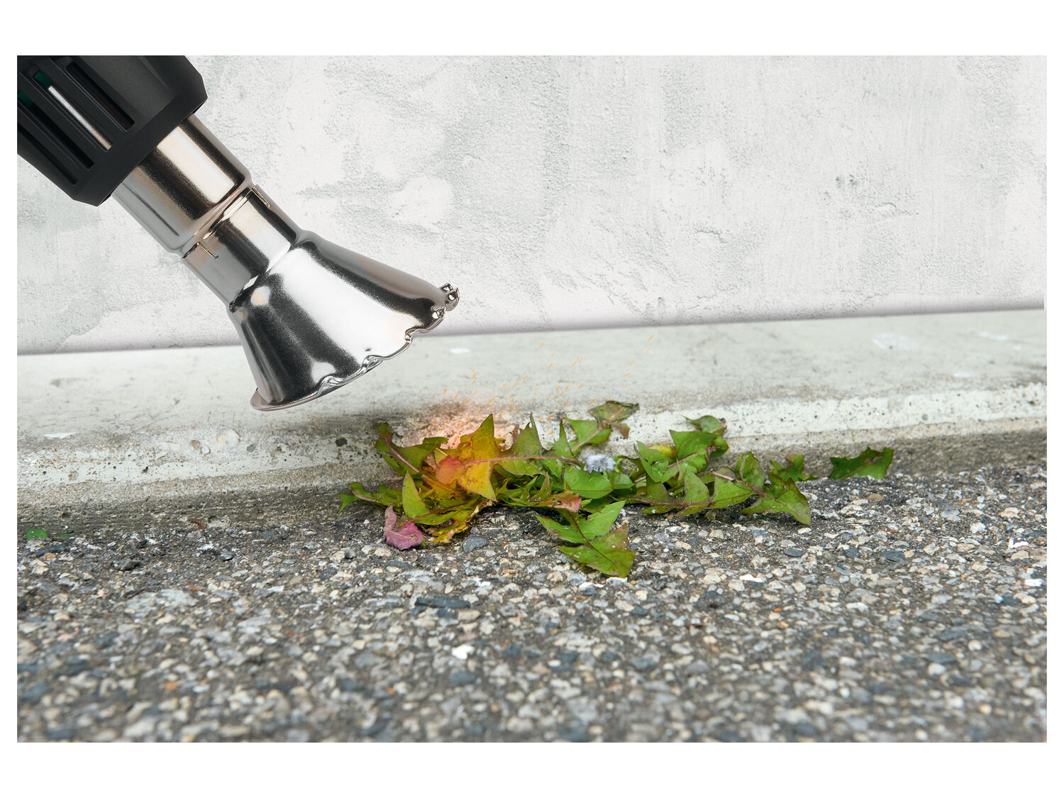 Décapeur/désherbeur thermique Parkside, le prix 24.99 €
- 2 000 W
- 2 en ...