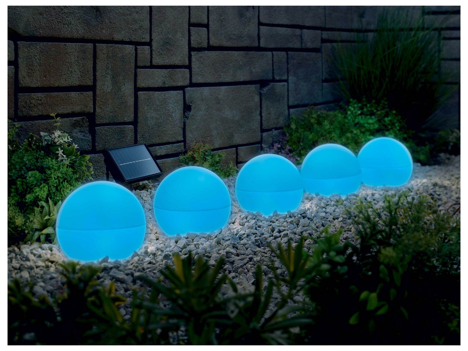 Balises solaires , le prix 9.99 €
- 5 balises à LED avec trois modes d'éclairage ...